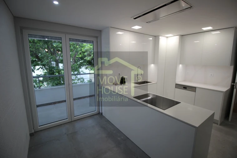 Apartamento T3 para Venda em Carcavelos e Parede Foto 34