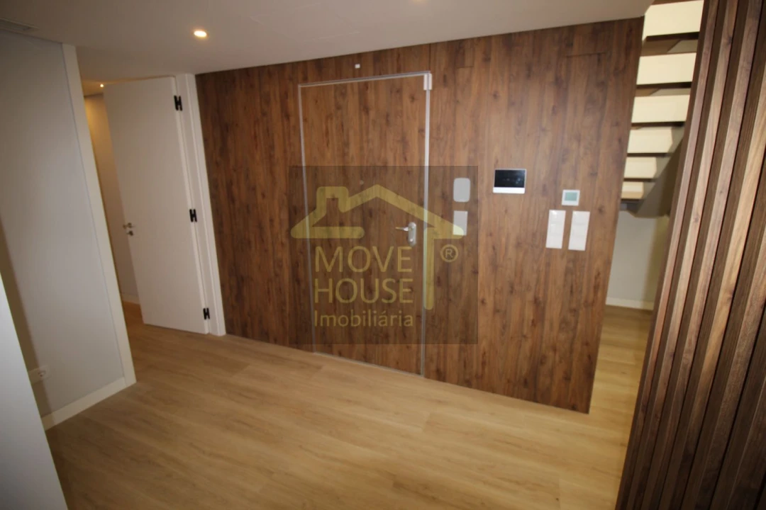 Apartamento T3 para Venda em Carcavelos e Parede Foto 40