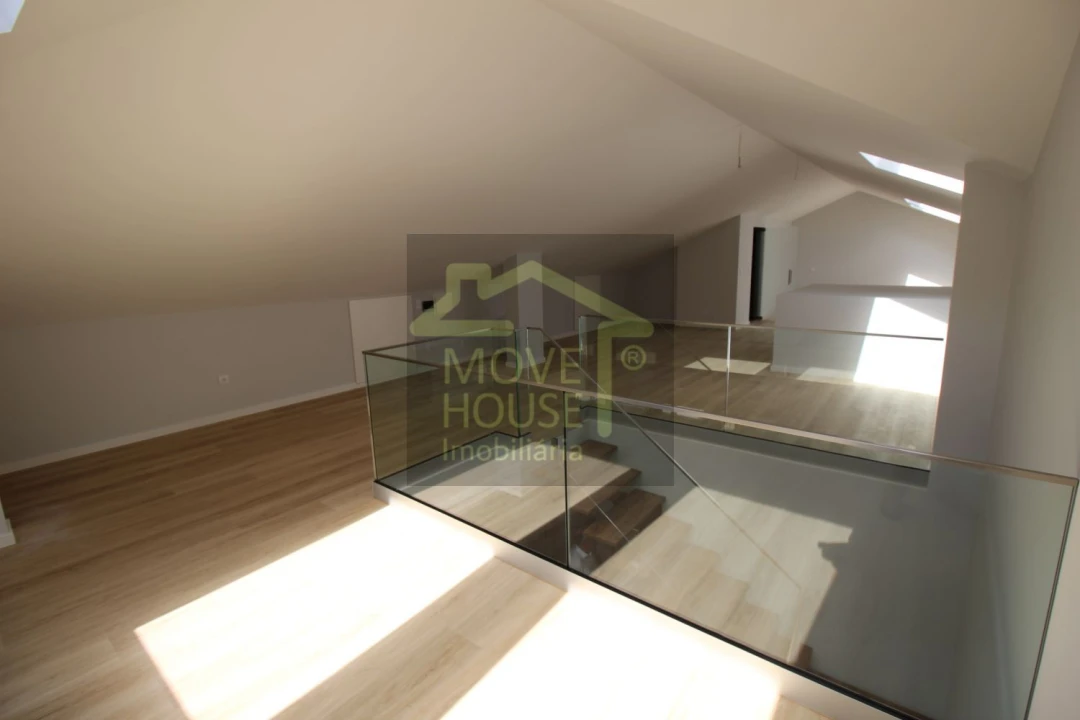 Apartamento T3 para Venda em Carcavelos e Parede Foto 65