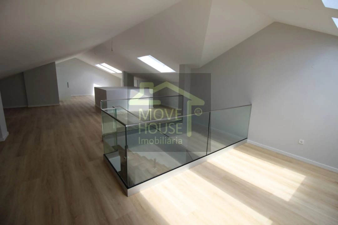 Apartamento T3 para Venda em Carcavelos e Parede Foto 64