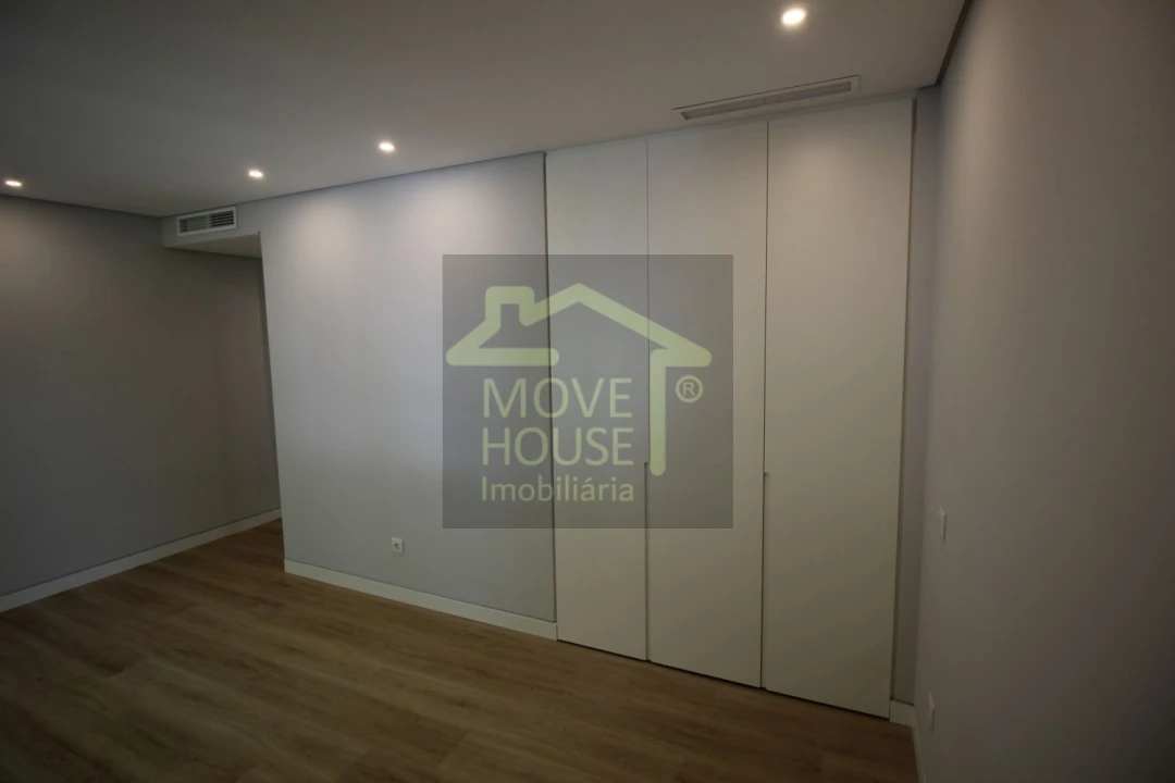 Apartamento T3 para Venda em Carcavelos e Parede Foto 47