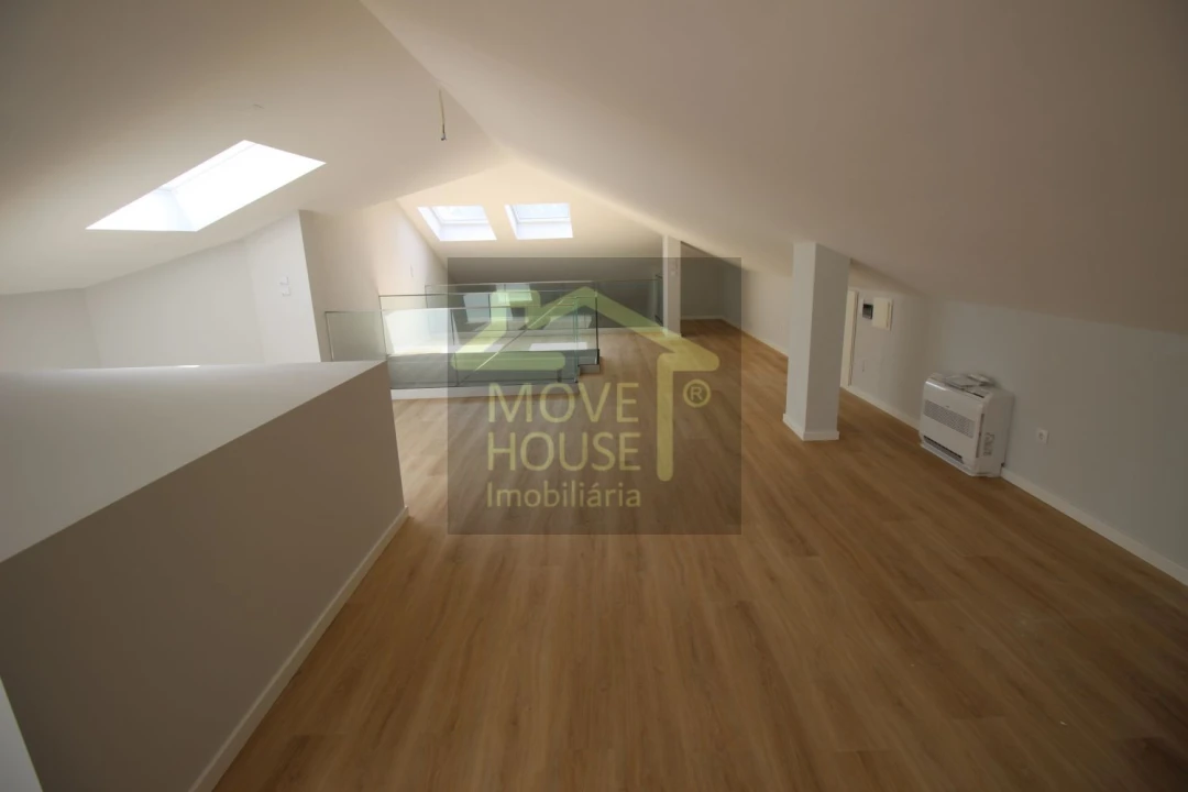 Apartamento T3 para Venda em Carcavelos e Parede Foto 71