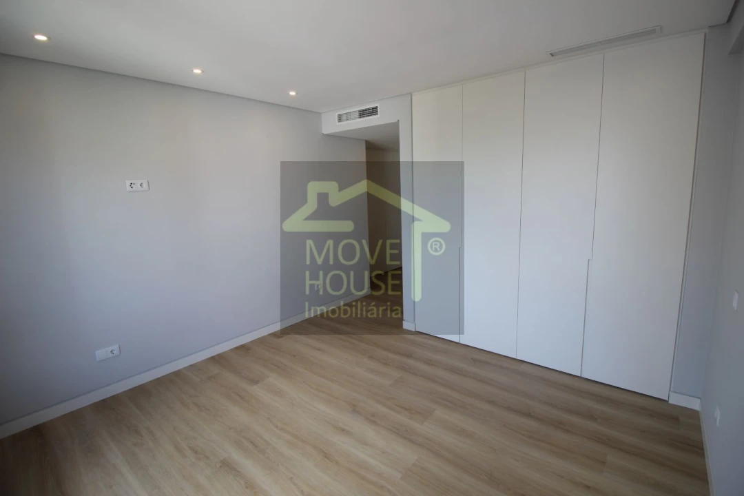 Apartamento T3 para Venda em Carcavelos e Parede Foto 59