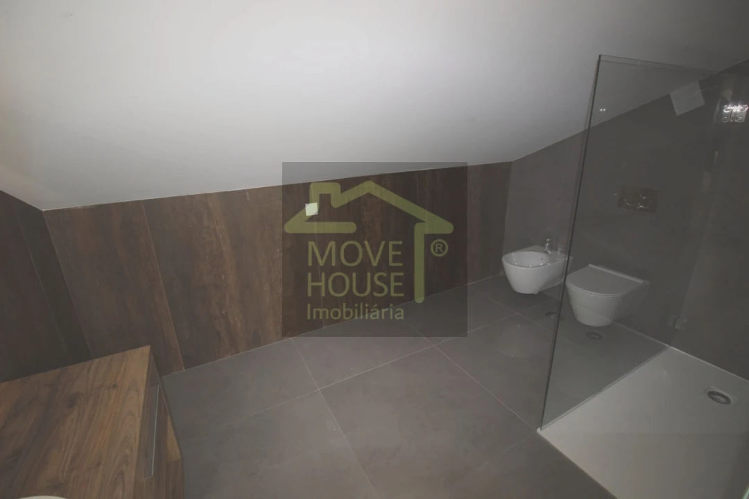 Apartamento T3 para Venda em Carcavelos e Parede Foto 68