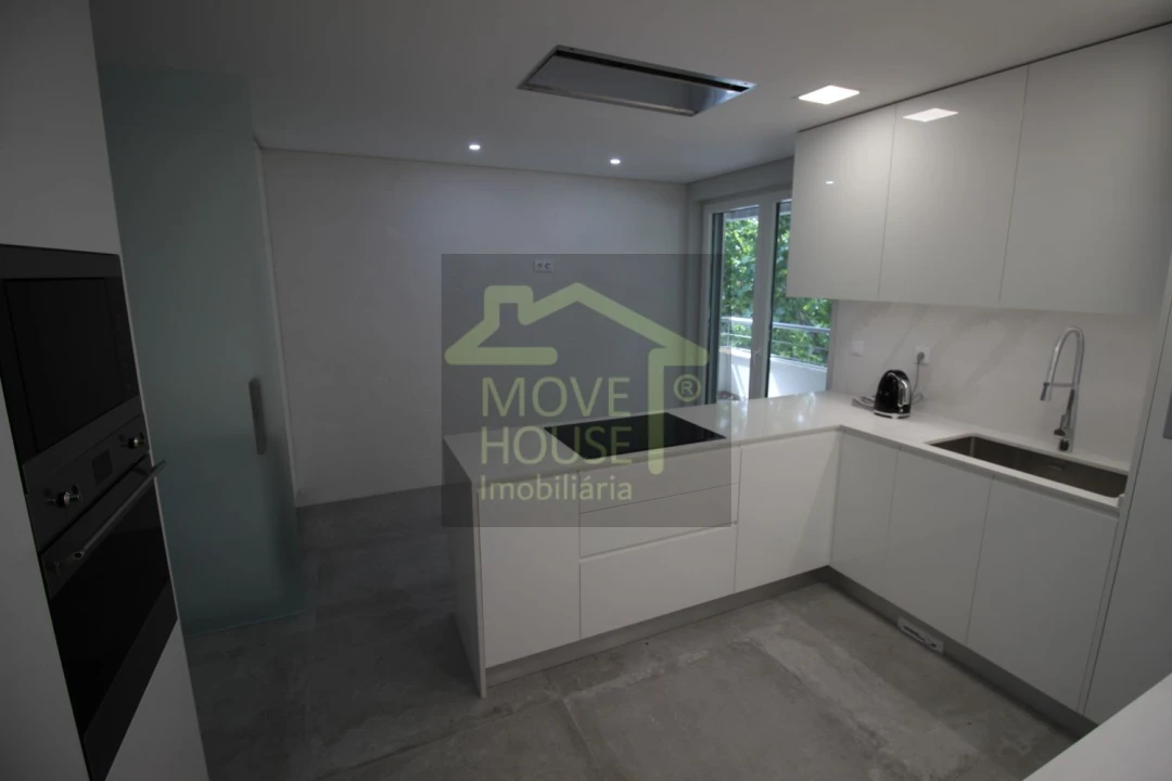 Apartamento T3 para Venda em Carcavelos e Parede Foto 33