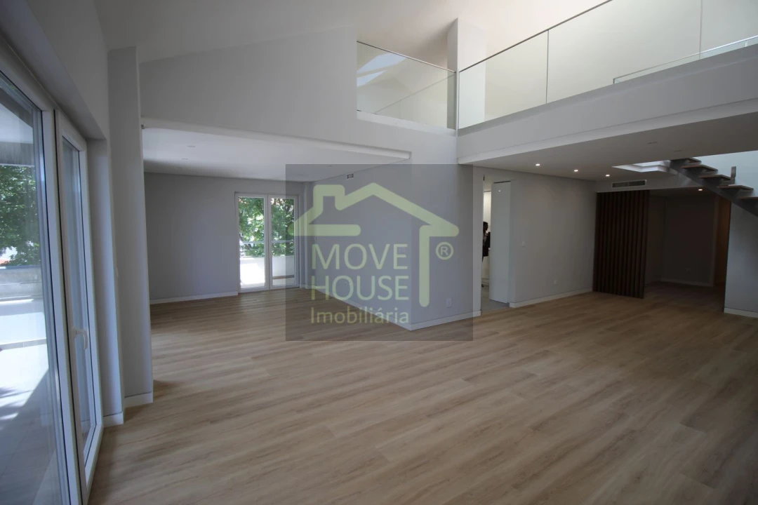 Apartamento T3 para Venda em Carcavelos e Parede Foto 4