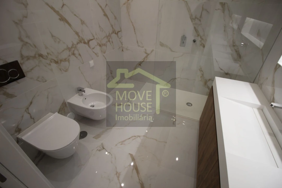 Apartamento T3 para Venda em Carcavelos e Parede Foto 61