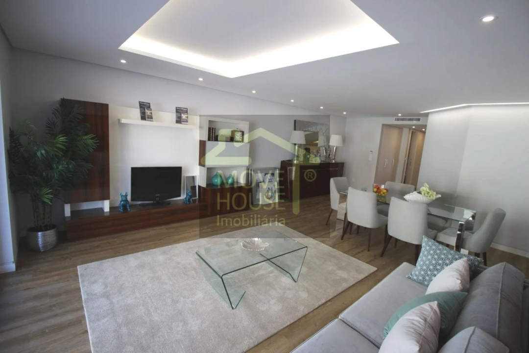 Apartamento T3 para Venda em Carcavelos e Parede Foto 11