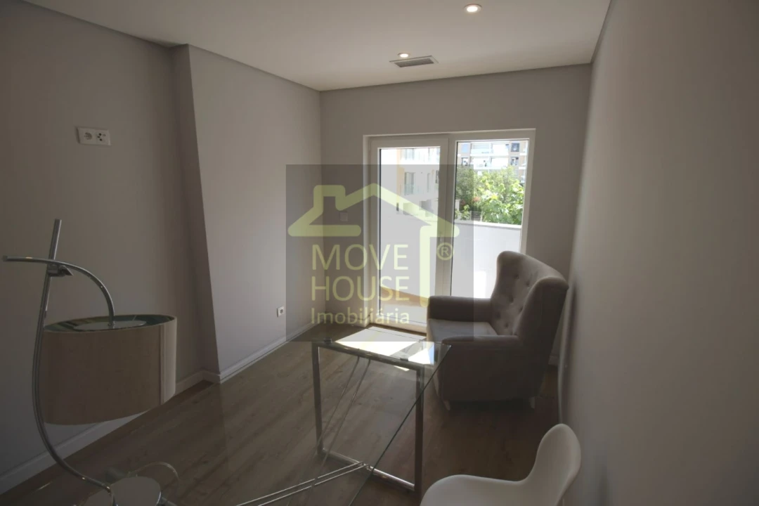 Apartamento T3 para Venda em Carcavelos e Parede Foto 16