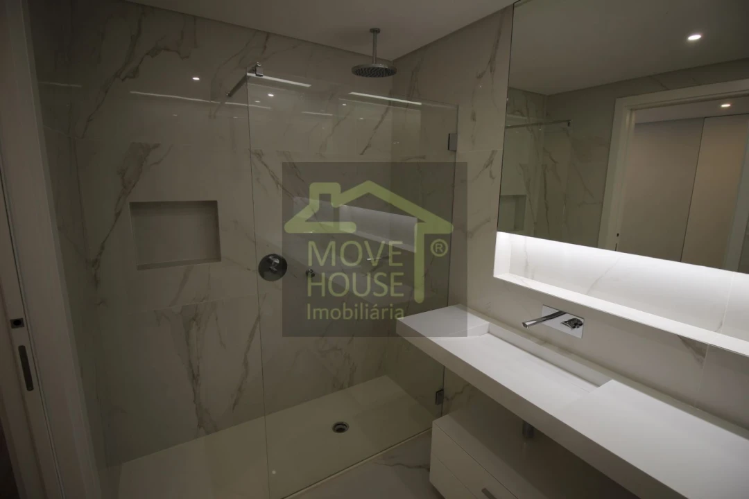 Apartamento T3 para Venda em Carcavelos e Parede Foto 20