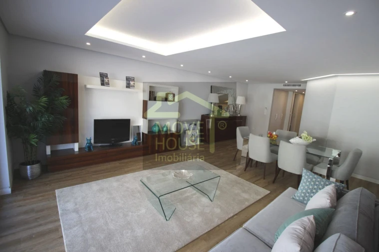 Apartamento T3 para Venda em Carcavelos e Parede Foto 11