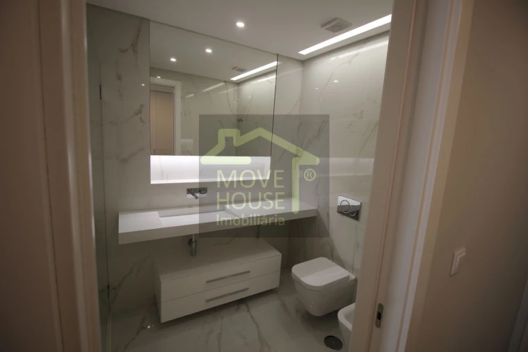 Apartamento T3 para Venda em Carcavelos e Parede Foto 19