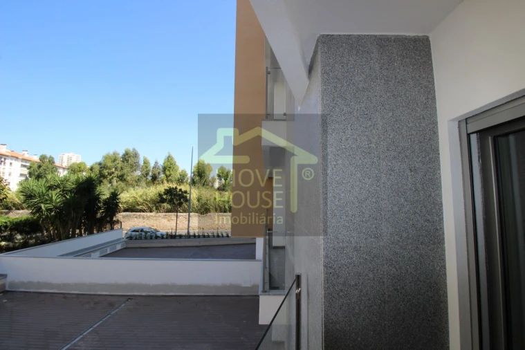 Apartamento T3 para Venda em Carcavelos e Parede Foto 9