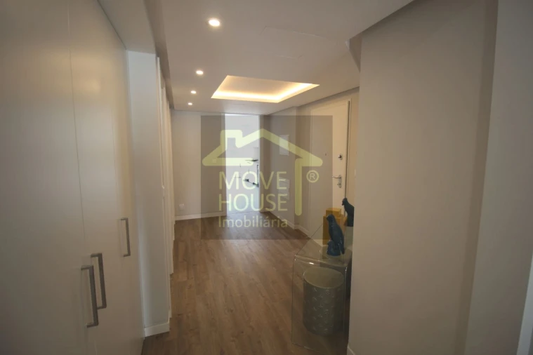 Apartamento T3 para Venda em Carcavelos e Parede Foto 2