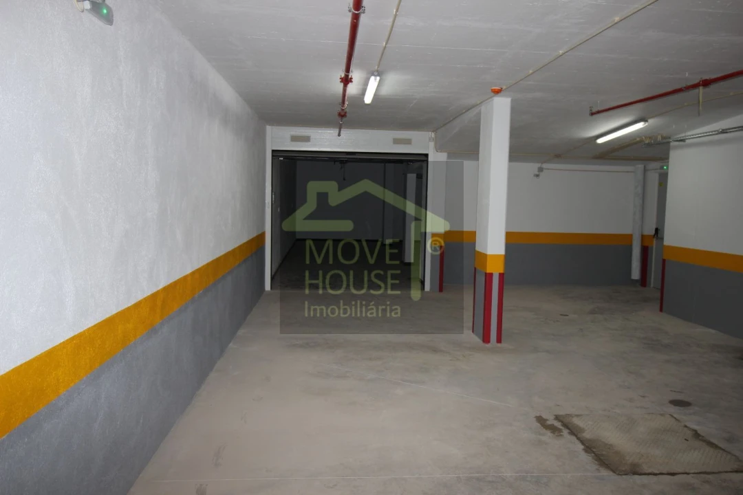 Apartamento T3 para Venda em Carcavelos e Parede Foto 26