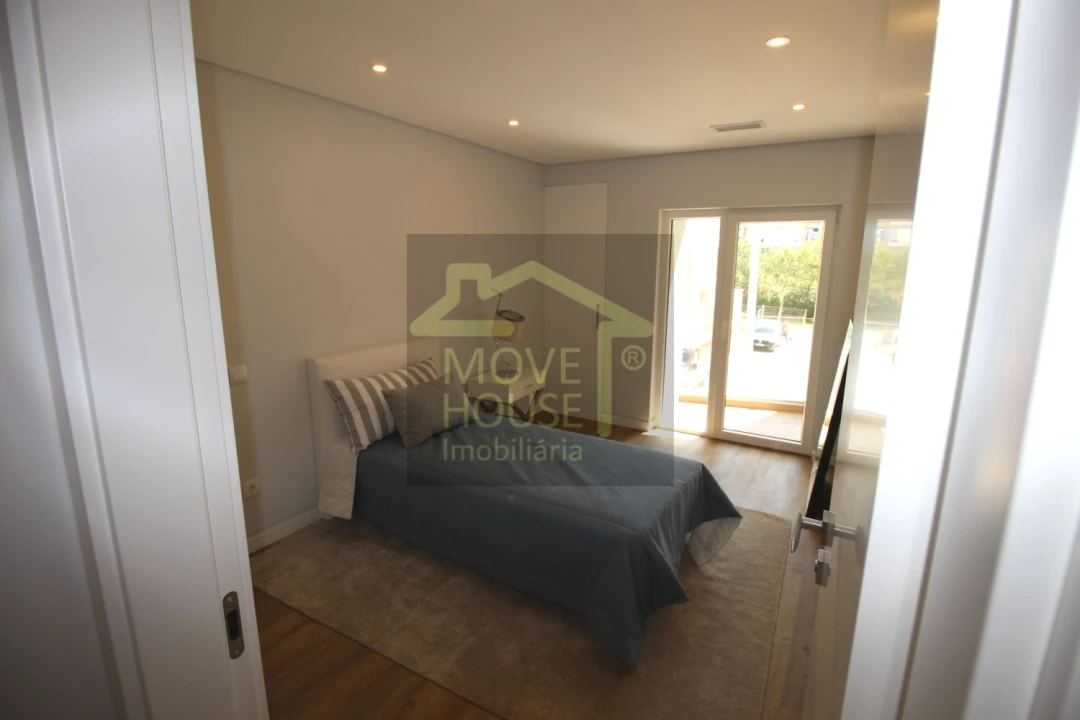 Apartamento T3 para Venda em Carcavelos e Parede Foto 14