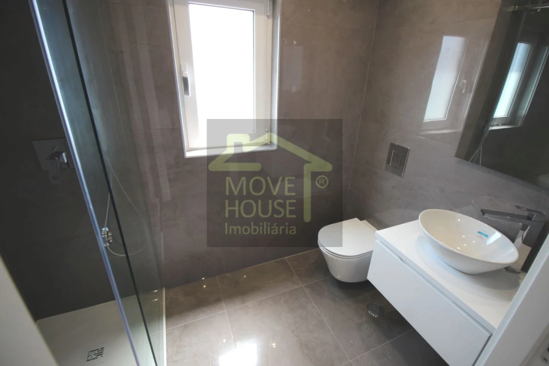 Apartamento T2 para Venda em Carcavelos e Parede Foto 1