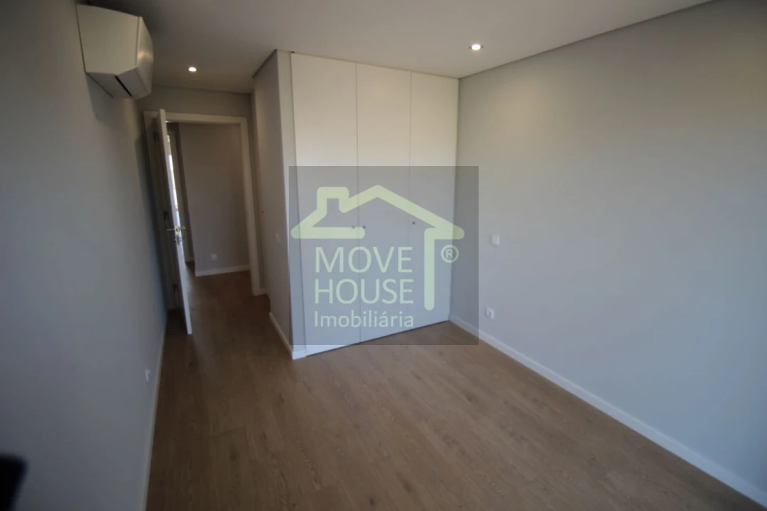Apartamento T2 para Venda em Carcavelos e Parede Foto 28