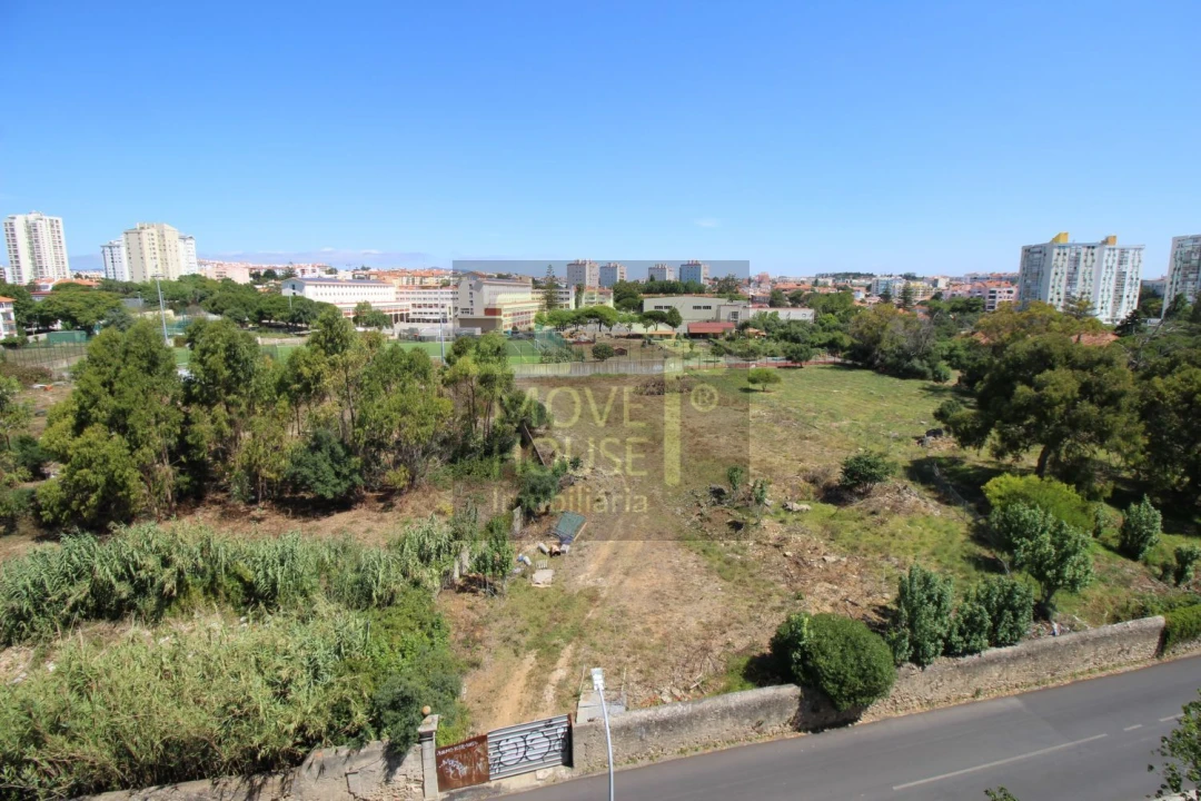 Apartamento T2 para Venda em Carcavelos e Parede Foto 18