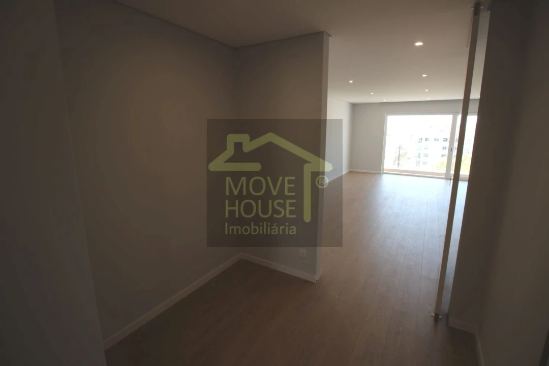 Apartamento T2 para Venda em Carcavelos e Parede Foto 16
