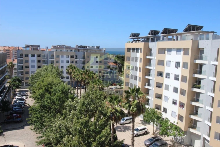 Apartamento T2 para Venda em Carcavelos e Parede Foto 4