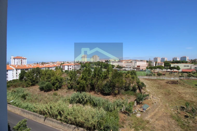 Apartamento T2 para Venda em Carcavelos e Parede Foto 20