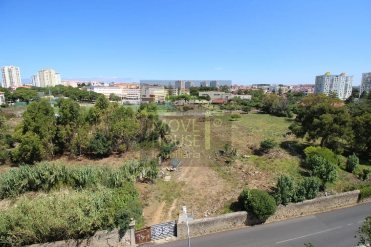 Apartamento T2 para Venda em Carcavelos e Parede Foto 18