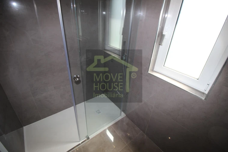 Apartamento T2 para Venda em Carcavelos e Parede Foto 34