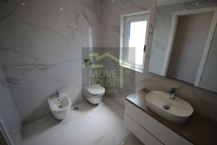 Apartamento T2 para Venda em Carcavelos e Parede Foto 36