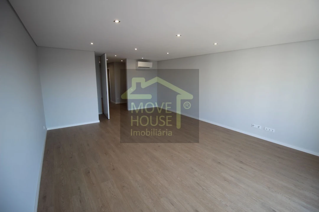 Apartamento T2 para Venda em Carcavelos e Parede Foto 9