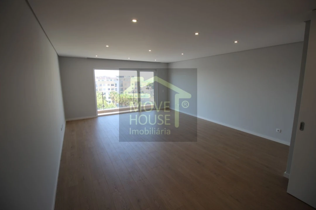 Apartamento T2 para Venda em Carcavelos e Parede Foto 7