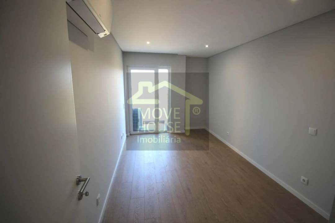 Apartamento T3 para Venda em Carcavelos e Parede Foto 30