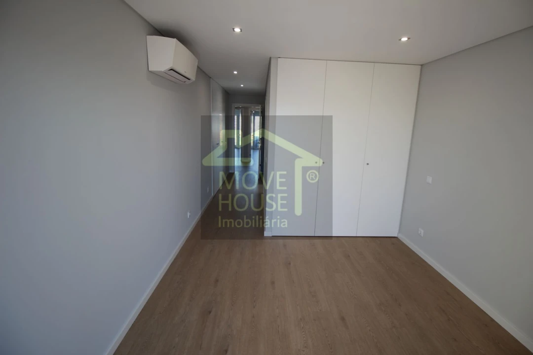 Apartamento T3 para Venda em Carcavelos e Parede Foto 41