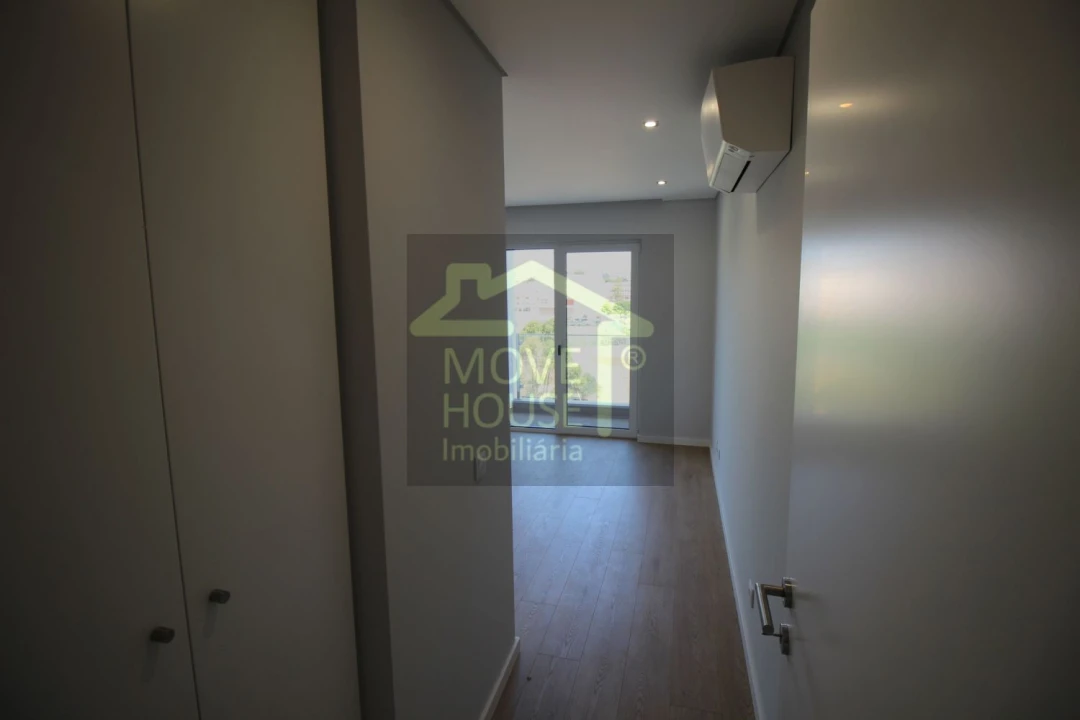 Apartamento T3 para Venda em Carcavelos e Parede Foto 26