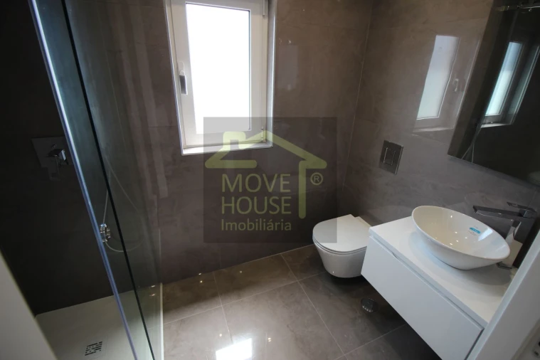 Apartamento T3 para Venda em Carcavelos e Parede Foto 34