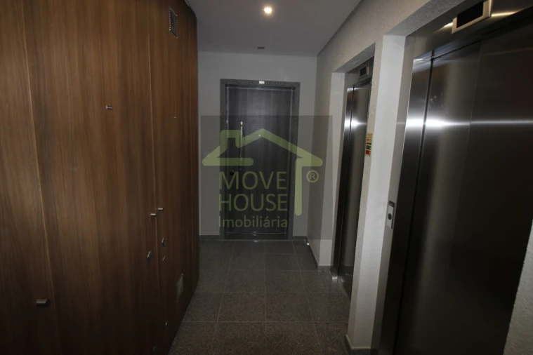 Apartamento T3 para Venda em Carcavelos e Parede Foto 42