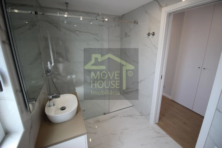 Apartamento T3 para Venda em Carcavelos e Parede Foto 38