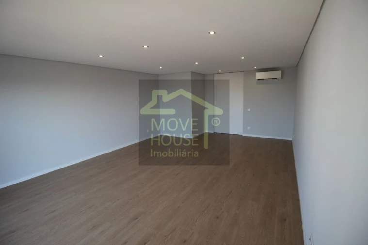 Apartamento T3 para Venda em Carcavelos e Parede Foto 15