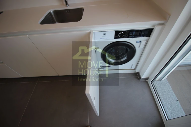 Apartamento T3 para Venda em Carcavelos e Parede Foto 17