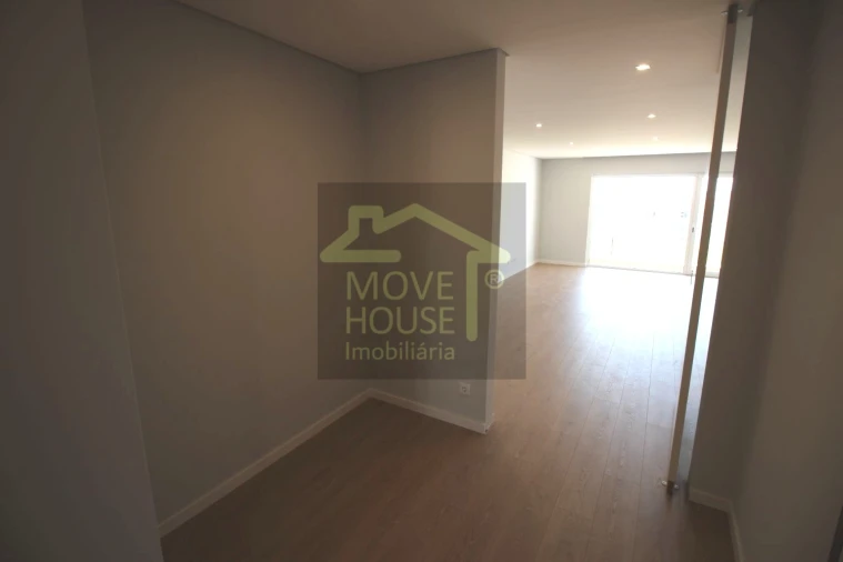 Apartamento T3 para Venda em Carcavelos e Parede Foto 16