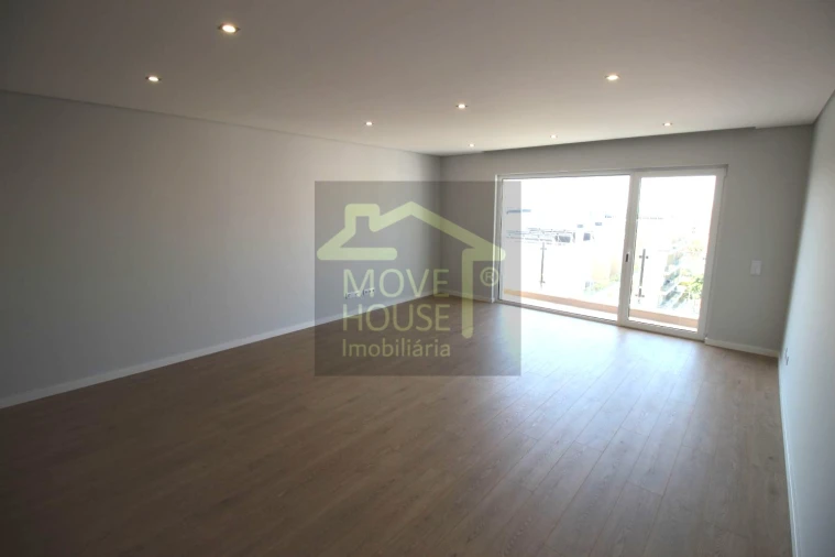 Apartamento T3 para Venda em Carcavelos e Parede Foto 7