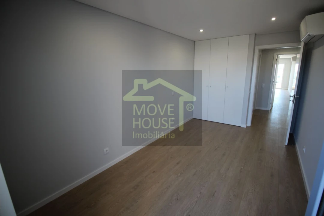 Apartamento T3 para Venda em Carcavelos e Parede Foto 32