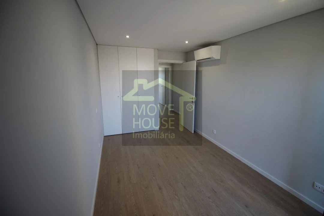 Apartamento T3 para Venda em Carcavelos e Parede Foto 33