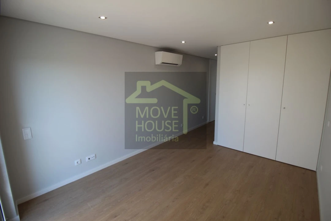 Apartamento T3 para Venda em Carcavelos e Parede Foto 40