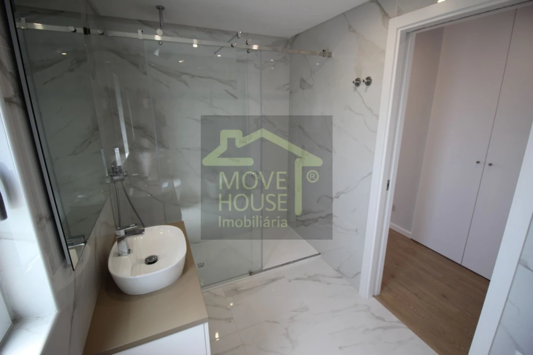 Apartamento T3 para Venda em Carcavelos e Parede Foto 38