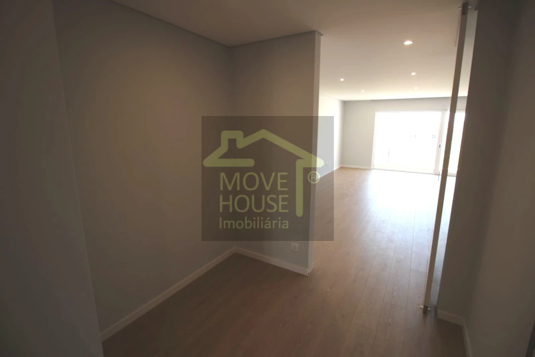 Apartamento T3 para Venda em Carcavelos e Parede Foto 16