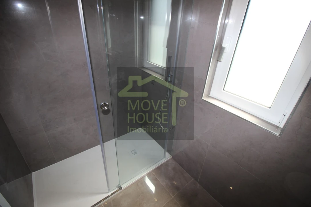 Apartamento T3 para Venda em Carcavelos e Parede Foto 35