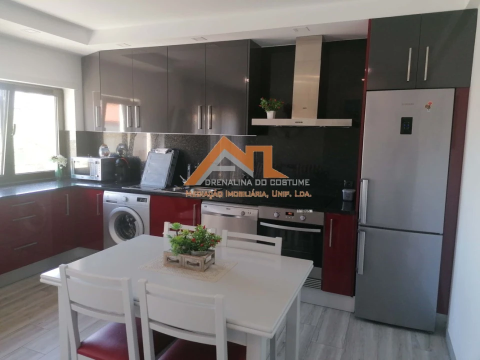 Apartamento T2 para Venda em Nazare Foto 1
