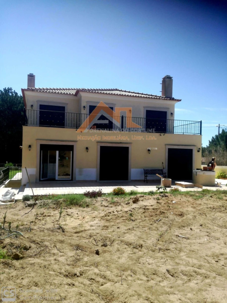 Moradia T4 para Venda em Tornada e Salir do Porto