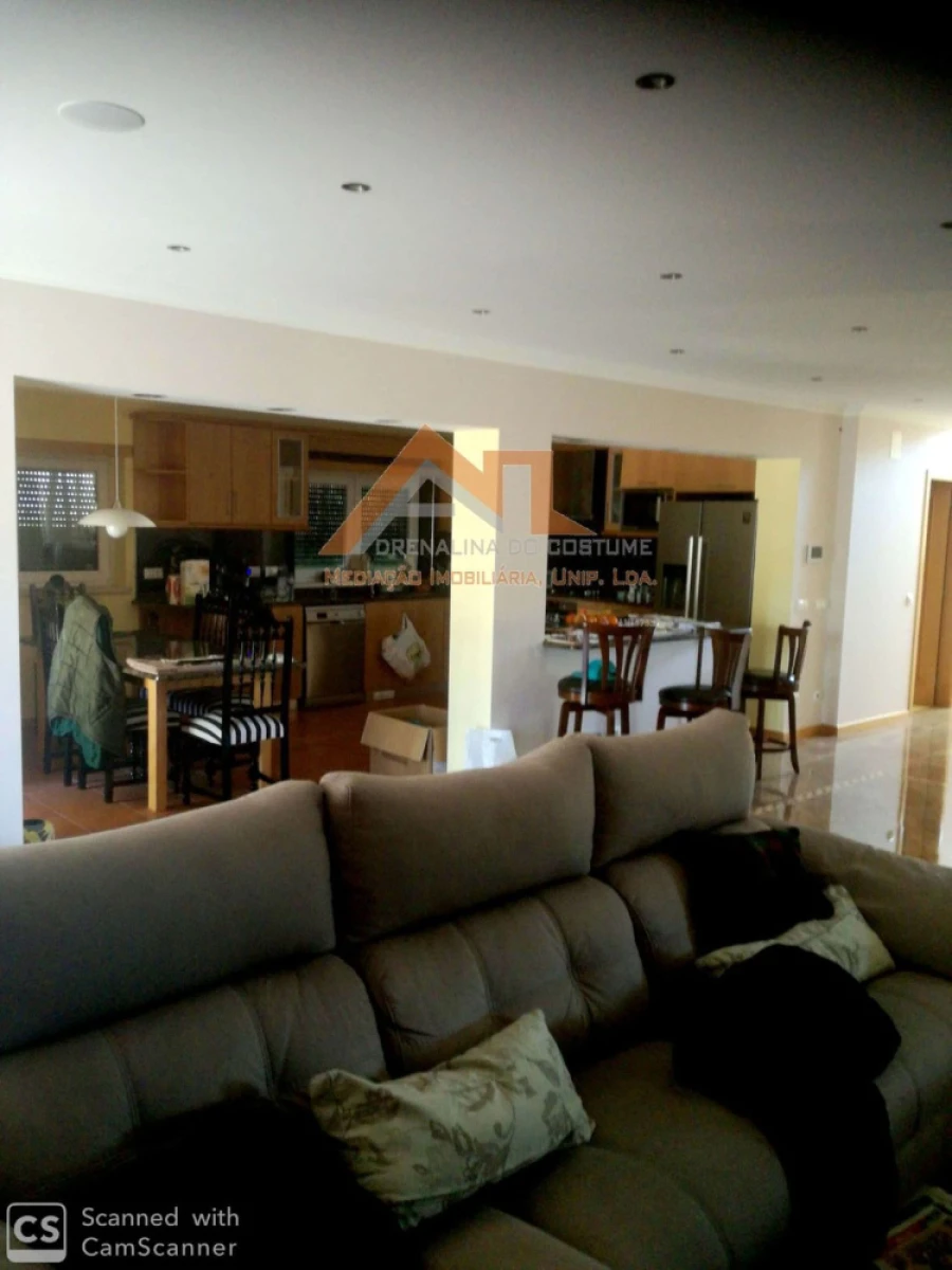 Moradia T4 para Venda em Tornada e Salir do Porto Foto 3